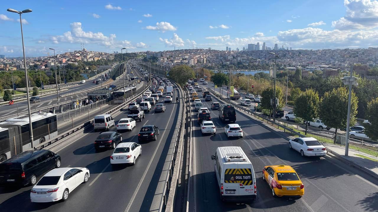 İstanbul'da trafik yoğunluğu yüzde 62'lere çıktı!