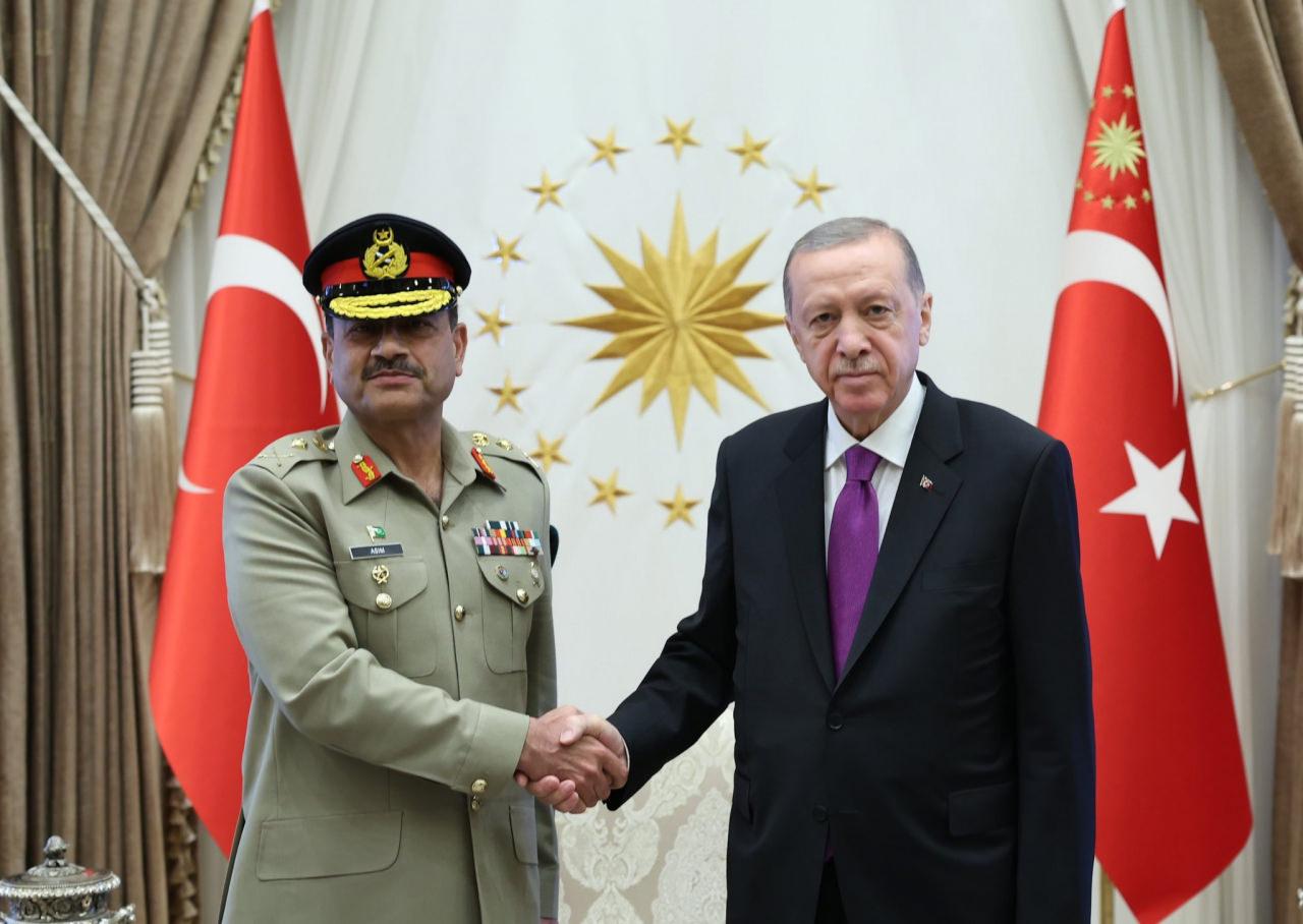 Erdoğan, Sudan Egemenlik Konseyi Başkanı Burhan ile bir araya geldi