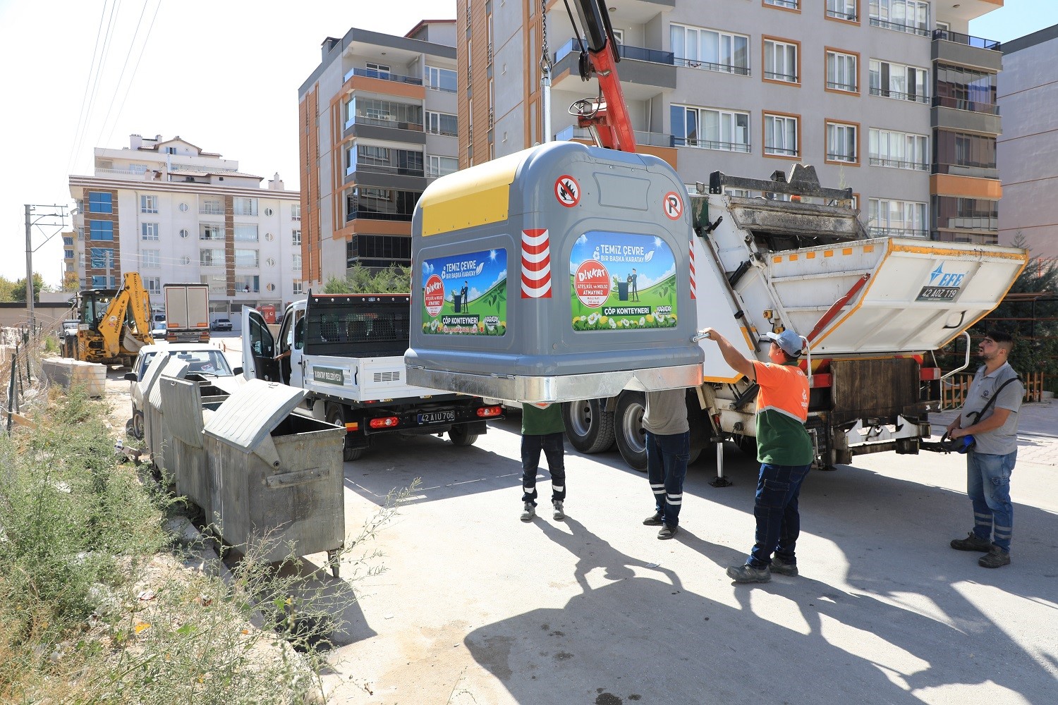 Karatay’da 200 adet yeraltı çöp konteynerinin daha kurulumu yapıldı