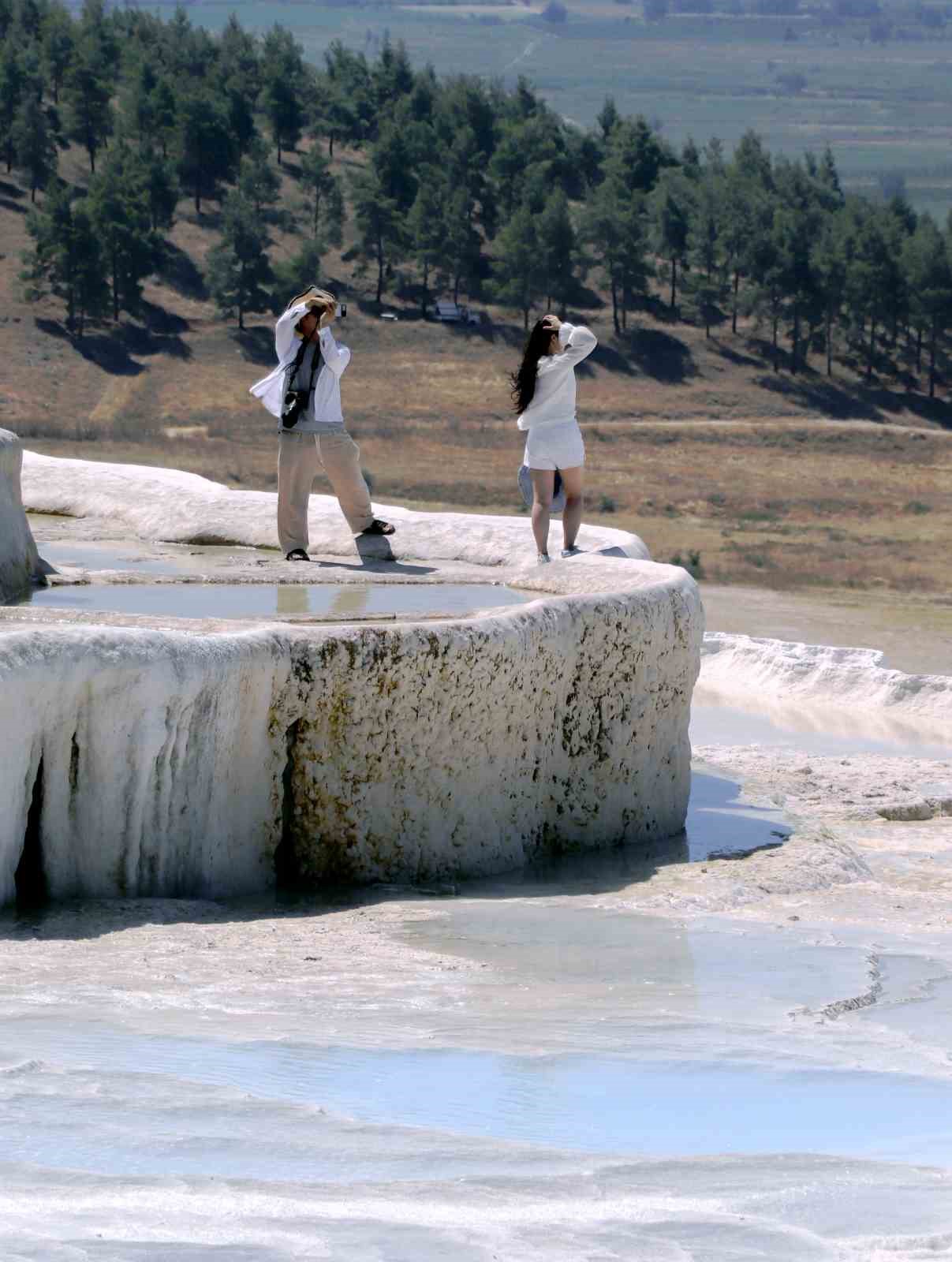 Pamukkale’nin ziyaretçi sayısı her geçen gün artıyor