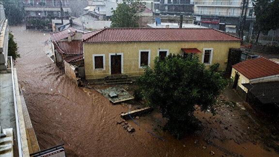 Yunanistan'ı yangının ardından şimdi de sel vurdu