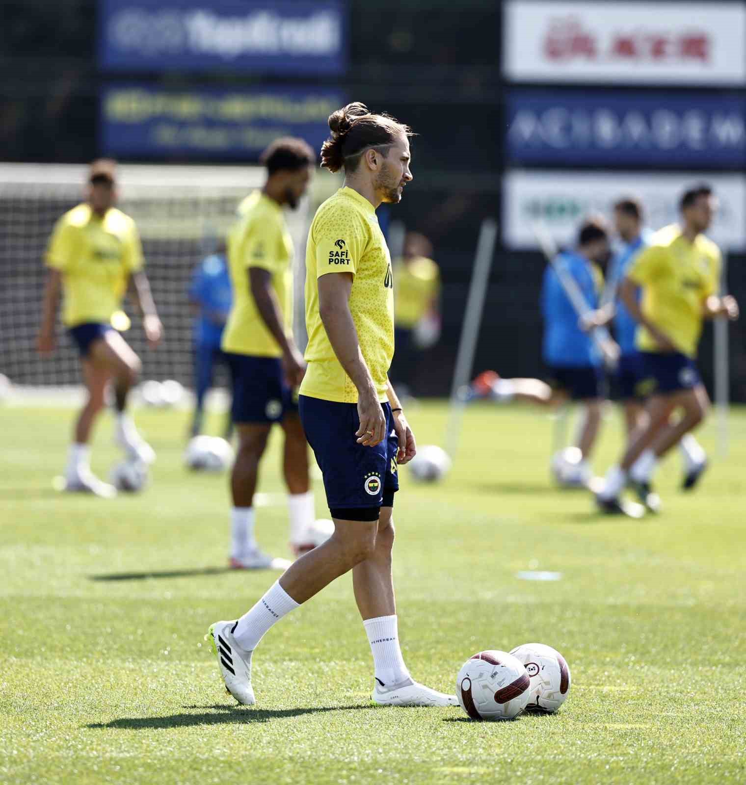 Fenerbahçe’de, Başakşehir maçı hazırlıkları başladı