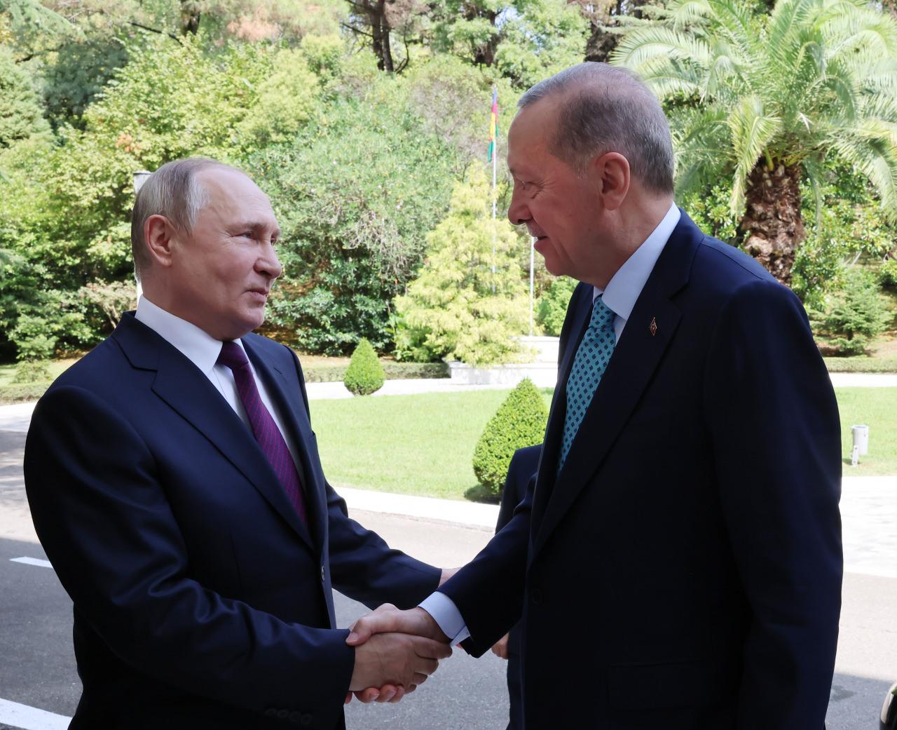 Erdoğan-Putin görüşmesi başladı