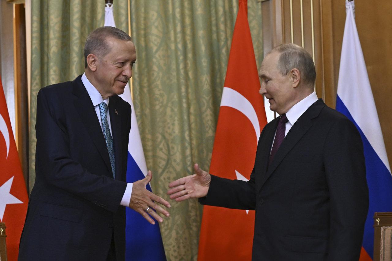 Erdoğan-Putin görüşmesi başladı