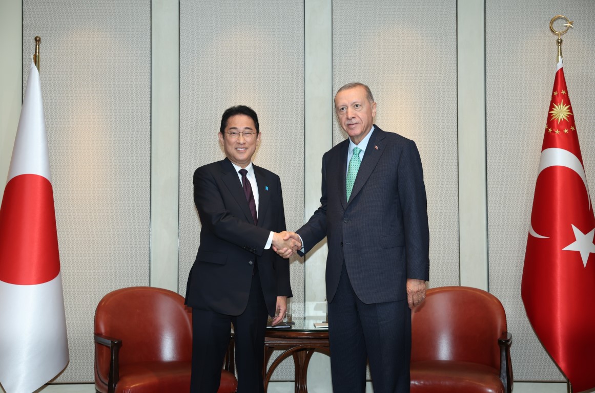 Cumhurbaşkanı Erdoğan, Japonya Başbakanı Kishida ile görüştü