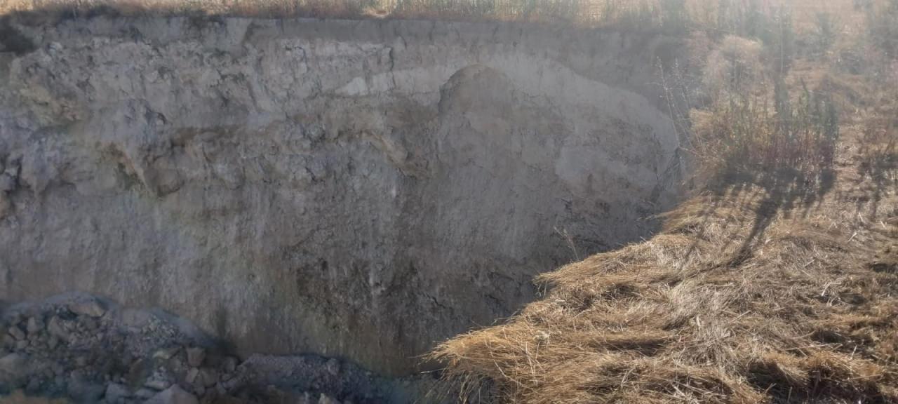 Konya'da 40 metre derinliğinde obruk oluştu