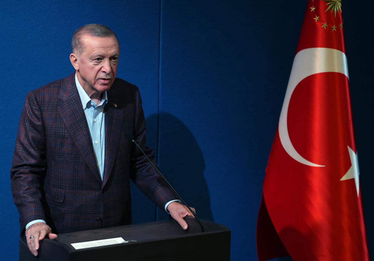 Cumhurbaşkanı Erdoğan Türkevi'nde Ahıska Türklerini kabul etti