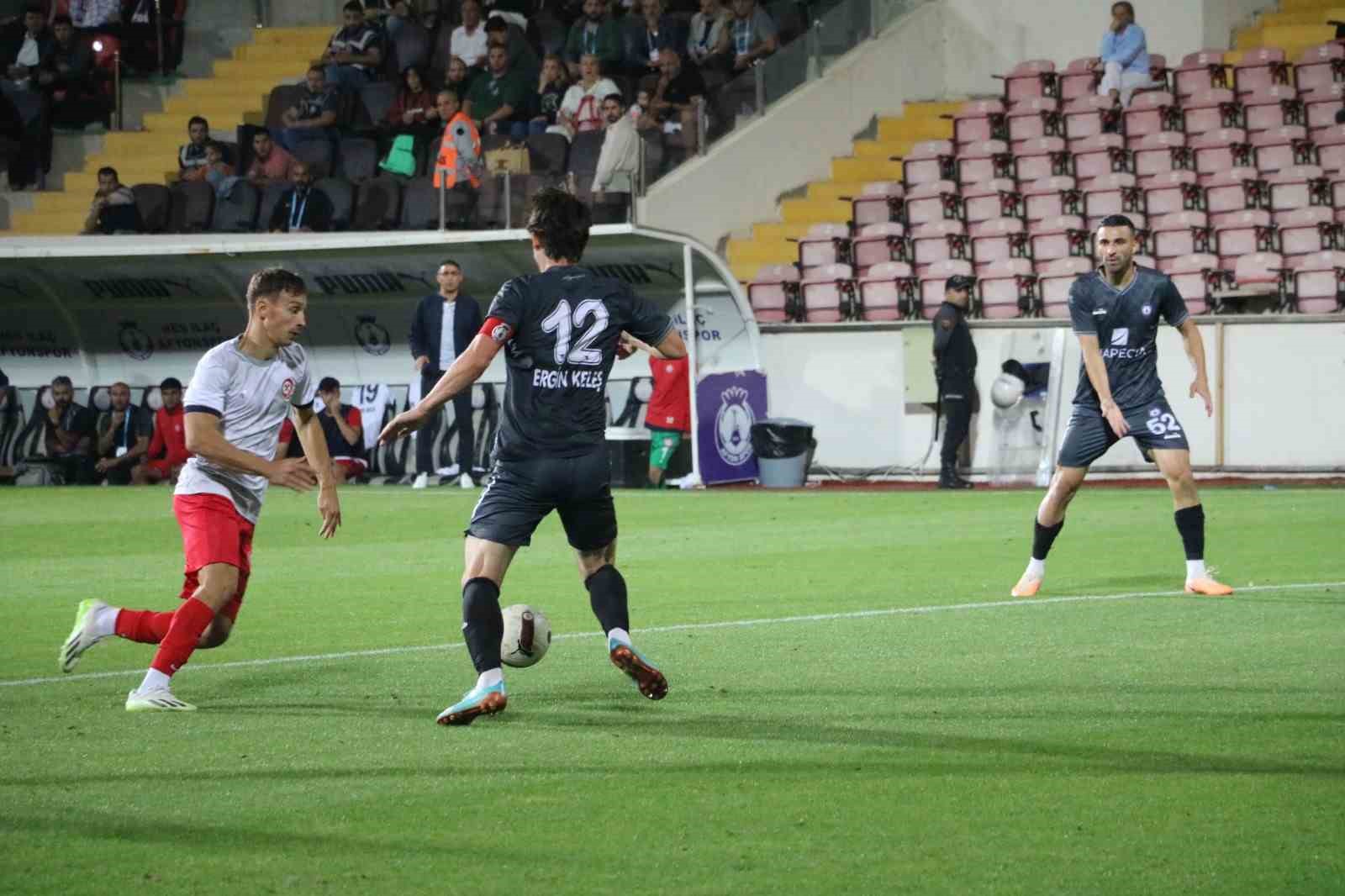 Afyonspor önüne gelen önemli bir fırsatı geri tepti