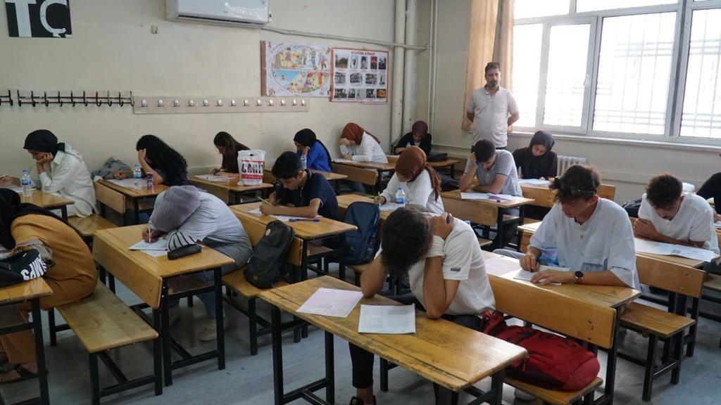 Şanlıurfa’da gençlere ücretsiz deneme sınavları