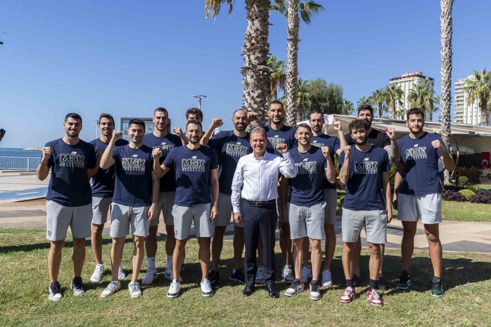 Başkan Seçer, MSK Erkek Basketbol Takımı oyuncuları ile bir araya geldi