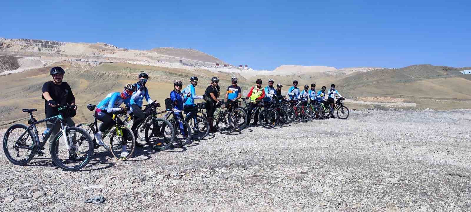 Vangölü Aktivistleri Derneği sağlıklı bir yaşam için pedal çevirdi