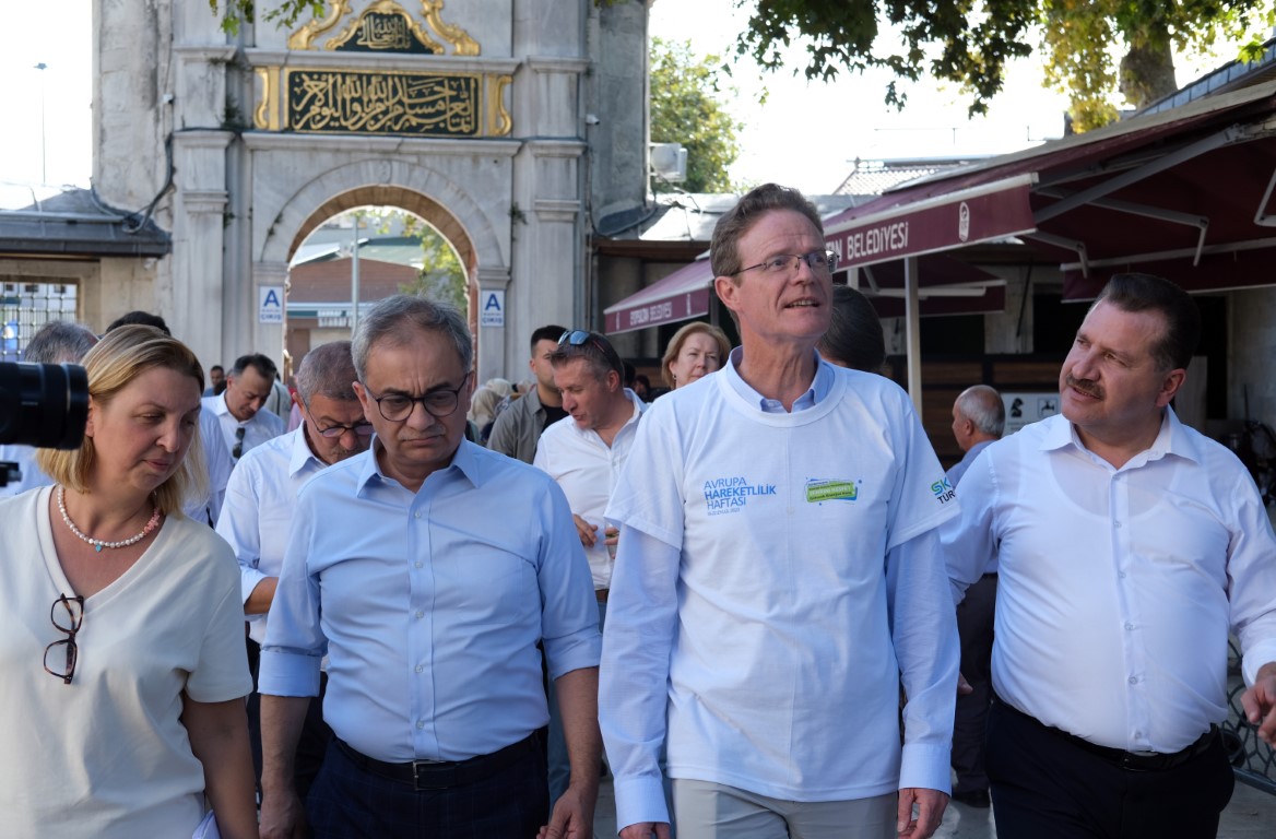 AB Büyükelçisi Landrut, bisiklet ile İstanbul turu yaptı