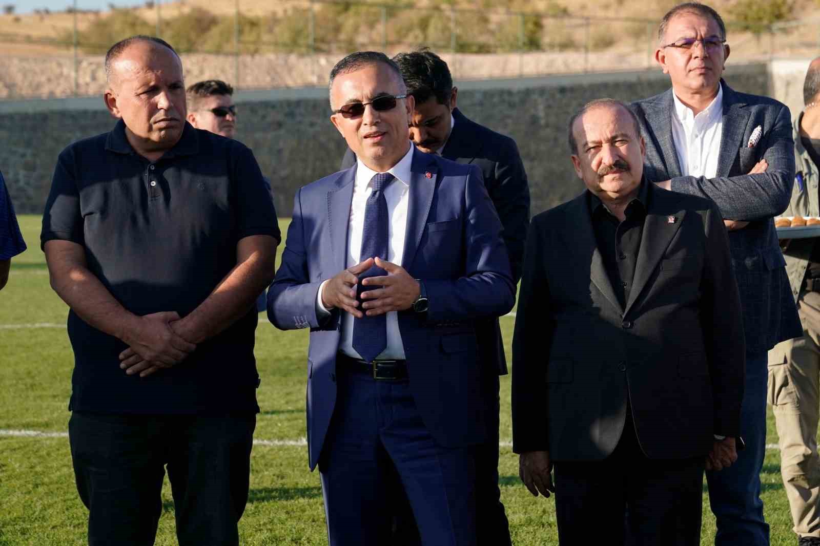 Vali Çeber’den, Gaziantep FK’ya moral ziyareti