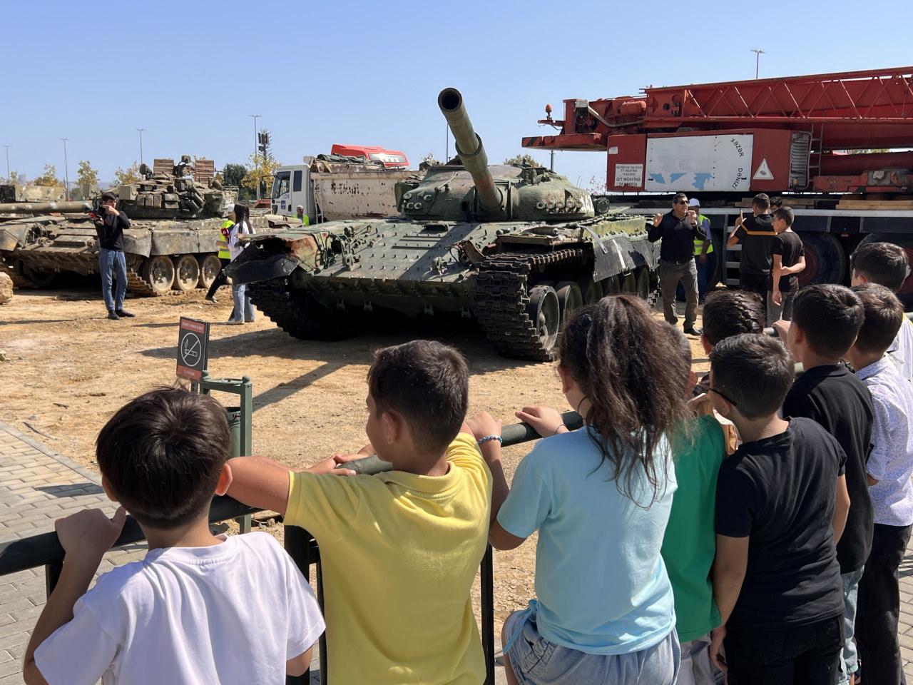 Karabağ'ın işgalinin sembolü tank Bakü'ye getirildi