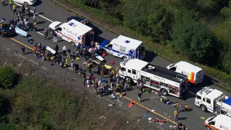 ABD'de öğrenci otobüsü şarampole uçtu: 2 ölü, 5 yaralı