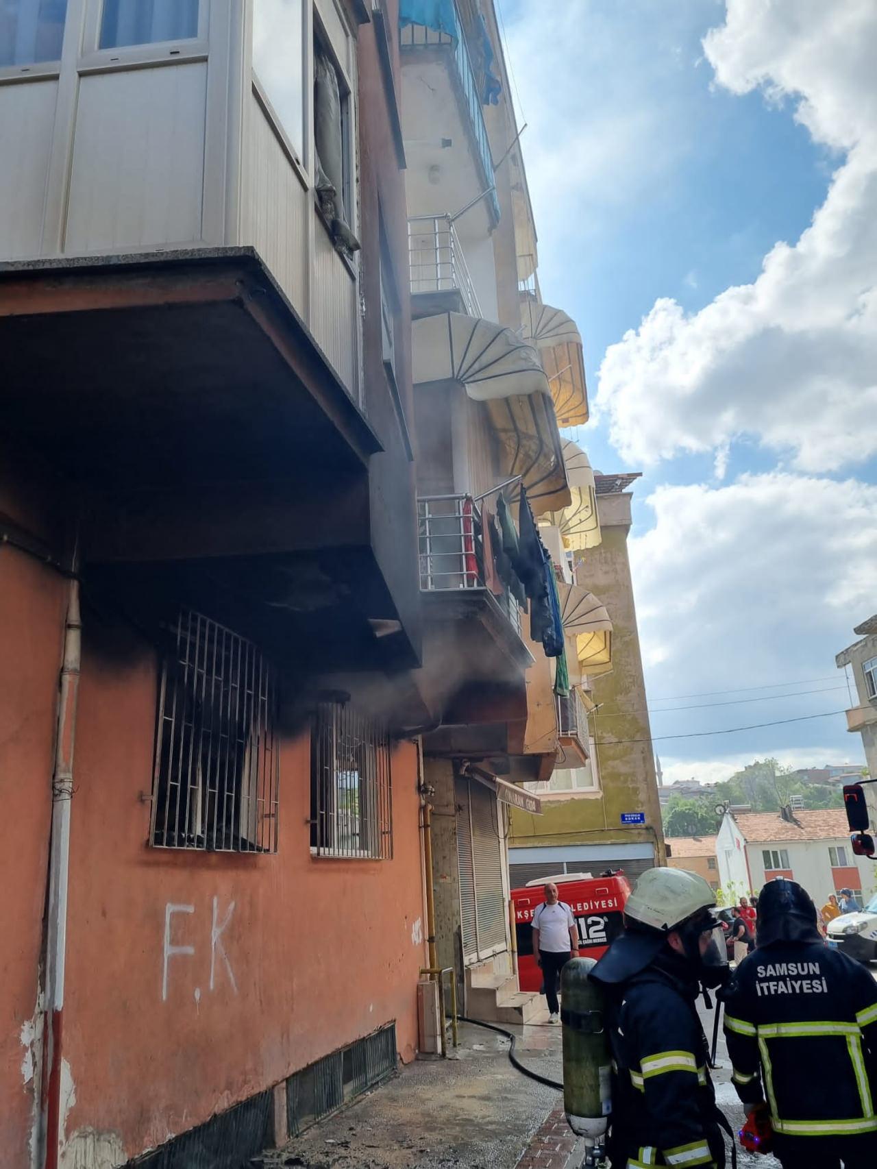 Samsun'da korkutan yangın: 2 çocuk hastaneye kaldırıldı