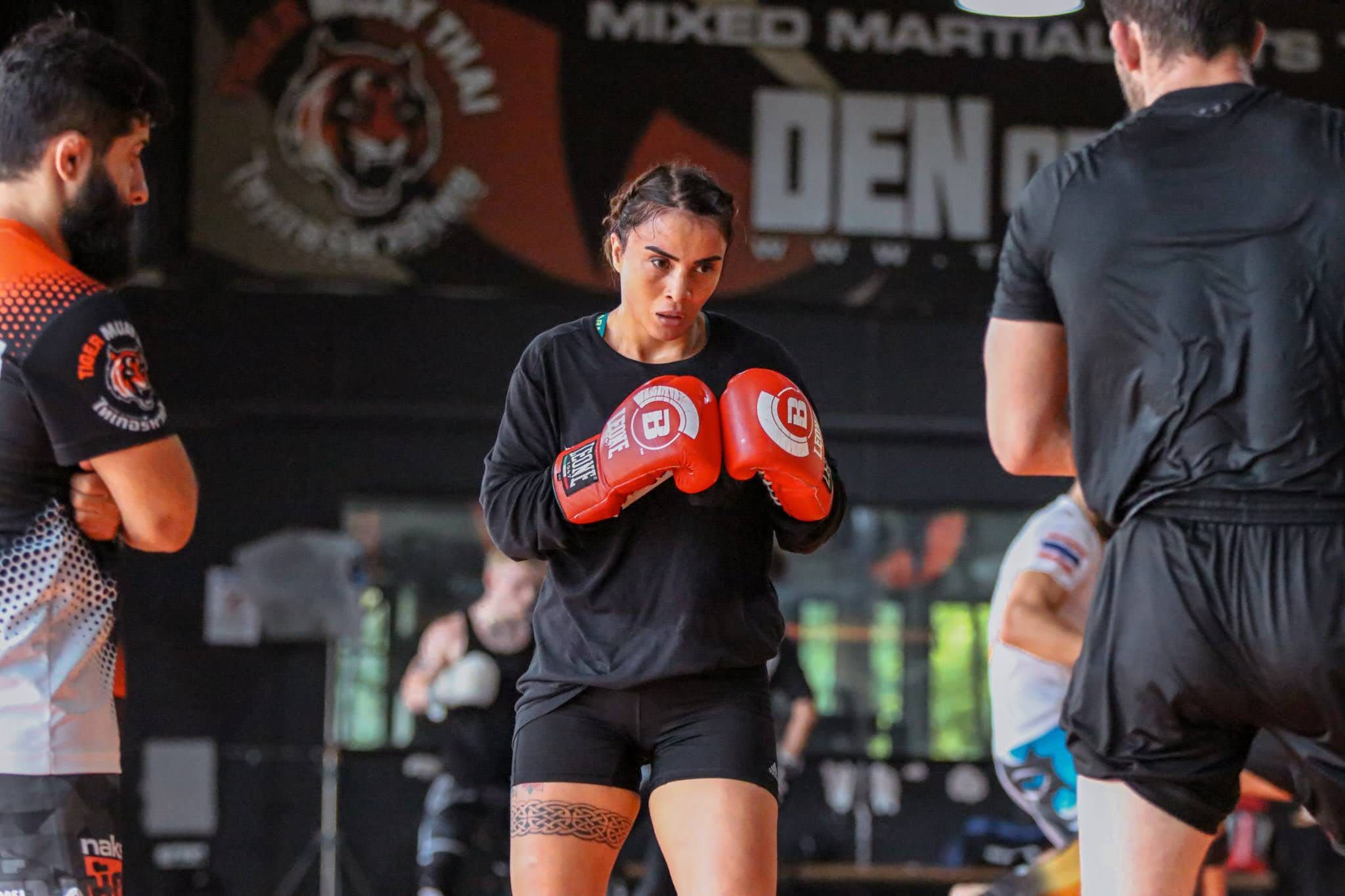 Sabriye Şengül Amerika'da tarihi MMA maçına çıkıyor!