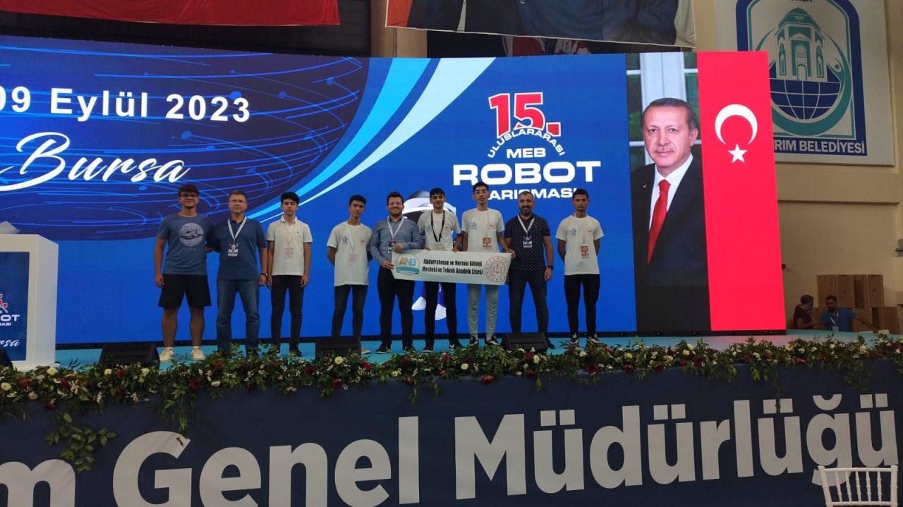 Bağcılarlı öğrencilerden MEB Robot Yarışması’nda büyük başarı