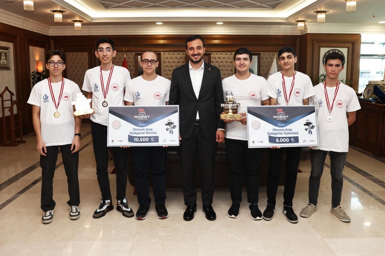 Bağcılarlı öğrencilerden MEB Robot Yarışması’nda büyük başarı