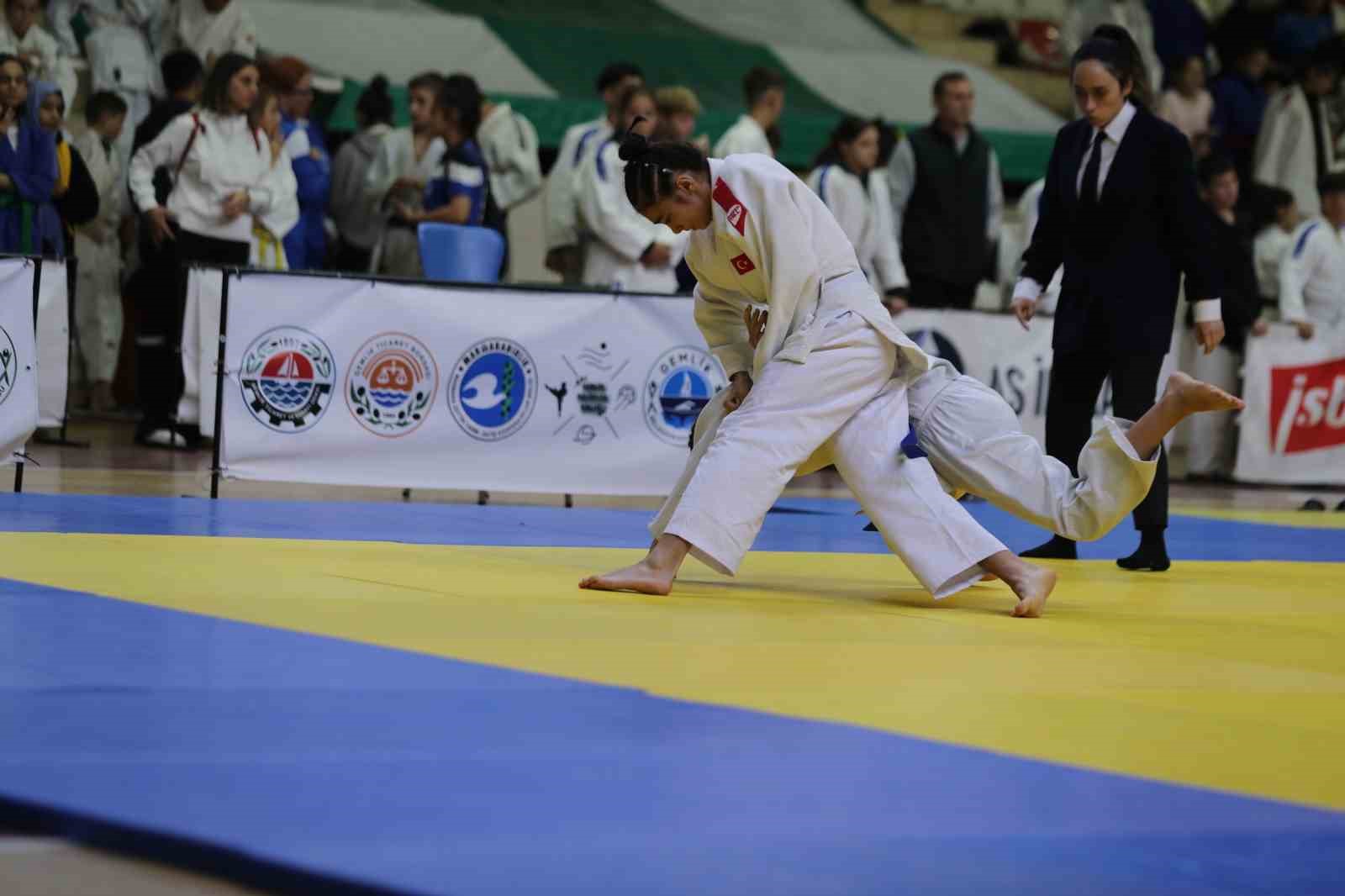 Judo’nun kalbi Gemlik’te attı