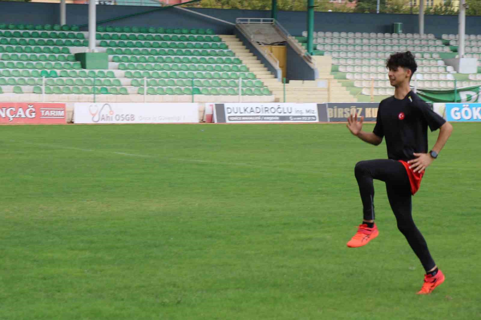 Yaş grubunun üzerinde girdiği yarışmada ikinci oldu, hedefi olimpiyatlar