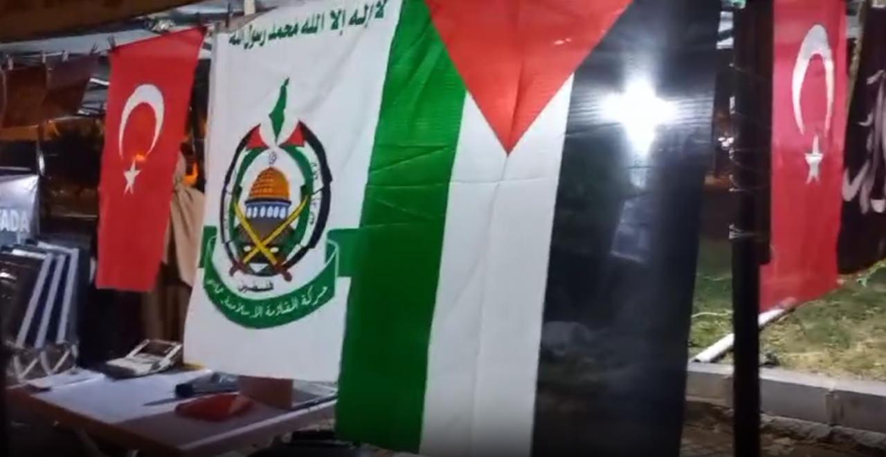 İsrail yanlısı provokatörlerden “Filistin’e destek” çadırına çirkin saldırı!