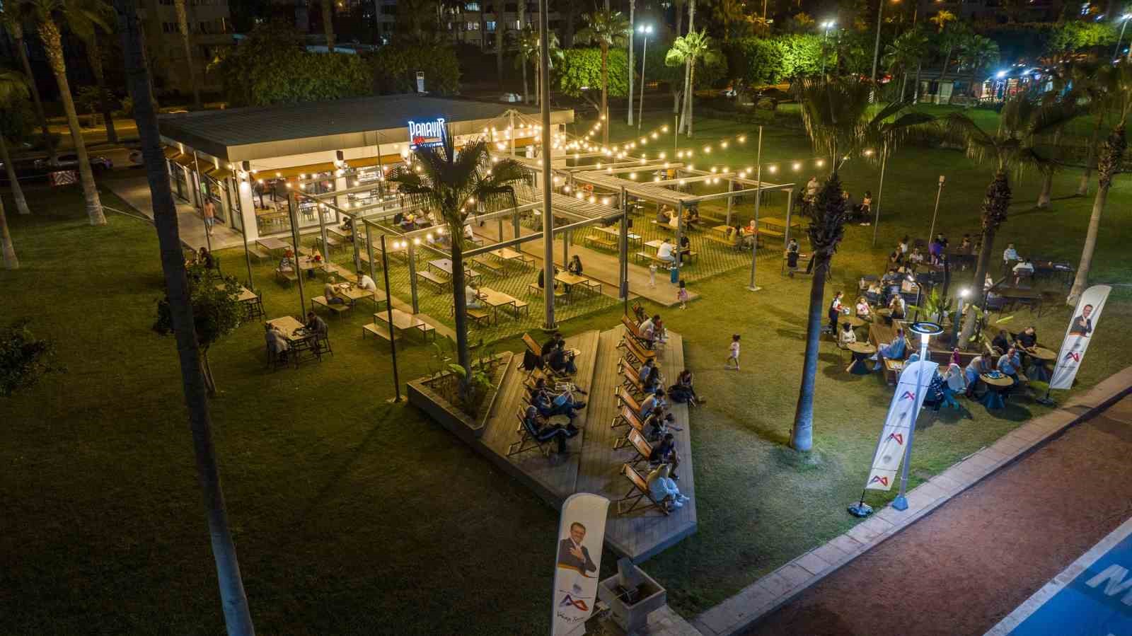 Mersin Büyükşehir Belediyesinden sahile 2 yeni kafe