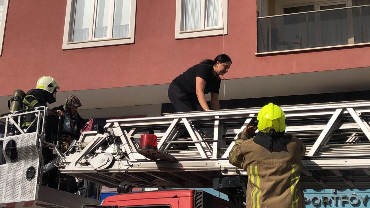 Bursa'da 10 katlı apartmanda yangın çıktı: Tahliye işlemi başladı!