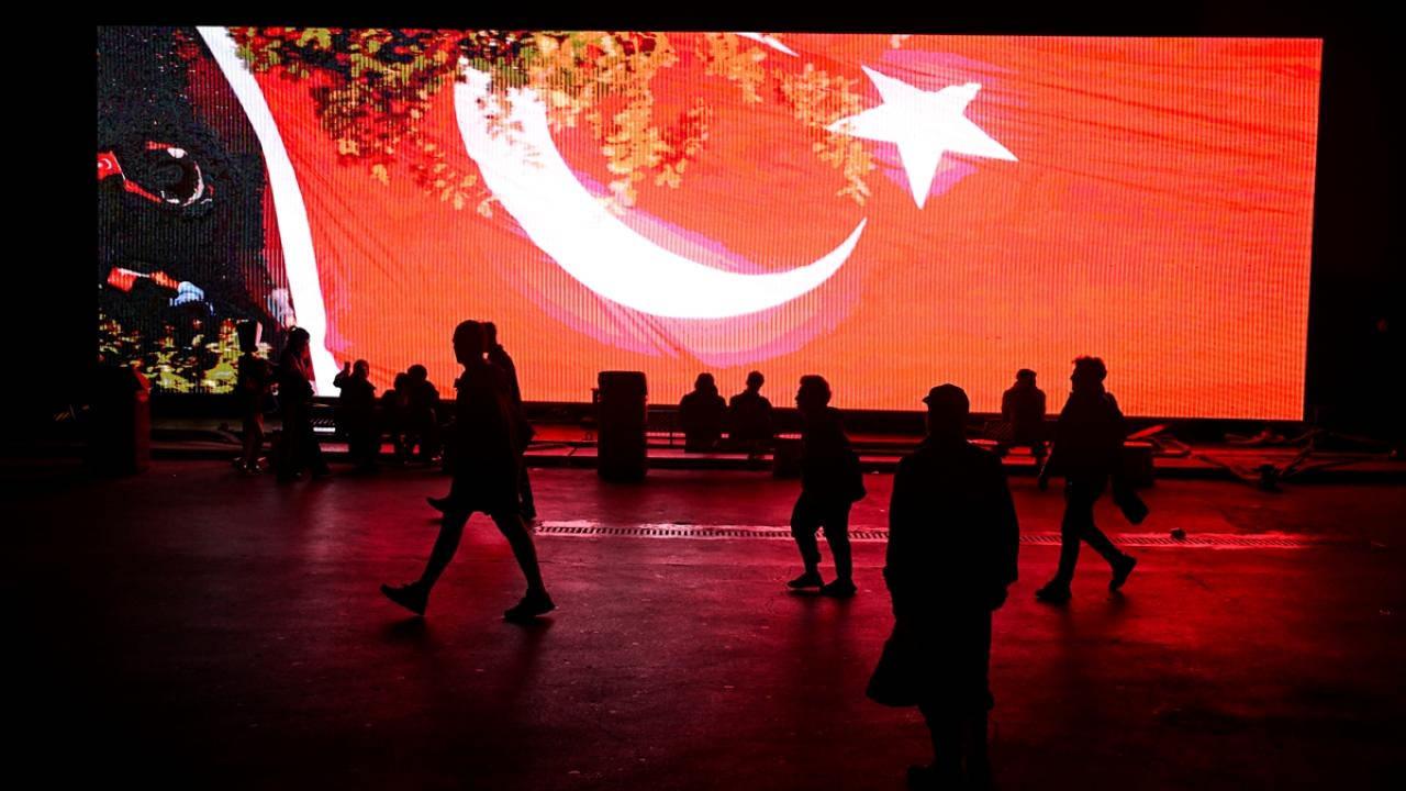 Yüzyılın geçit töreni! 100 savaş gemisi İstanbul Boğazı'na iniyor