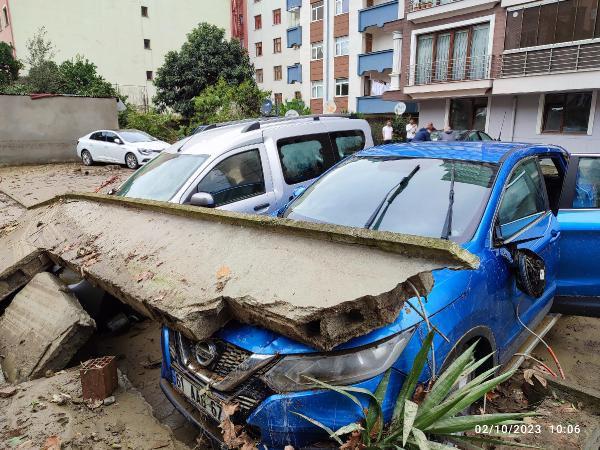 Trabzon'da sel! Yıldırım düştü ve heyelan oluştu