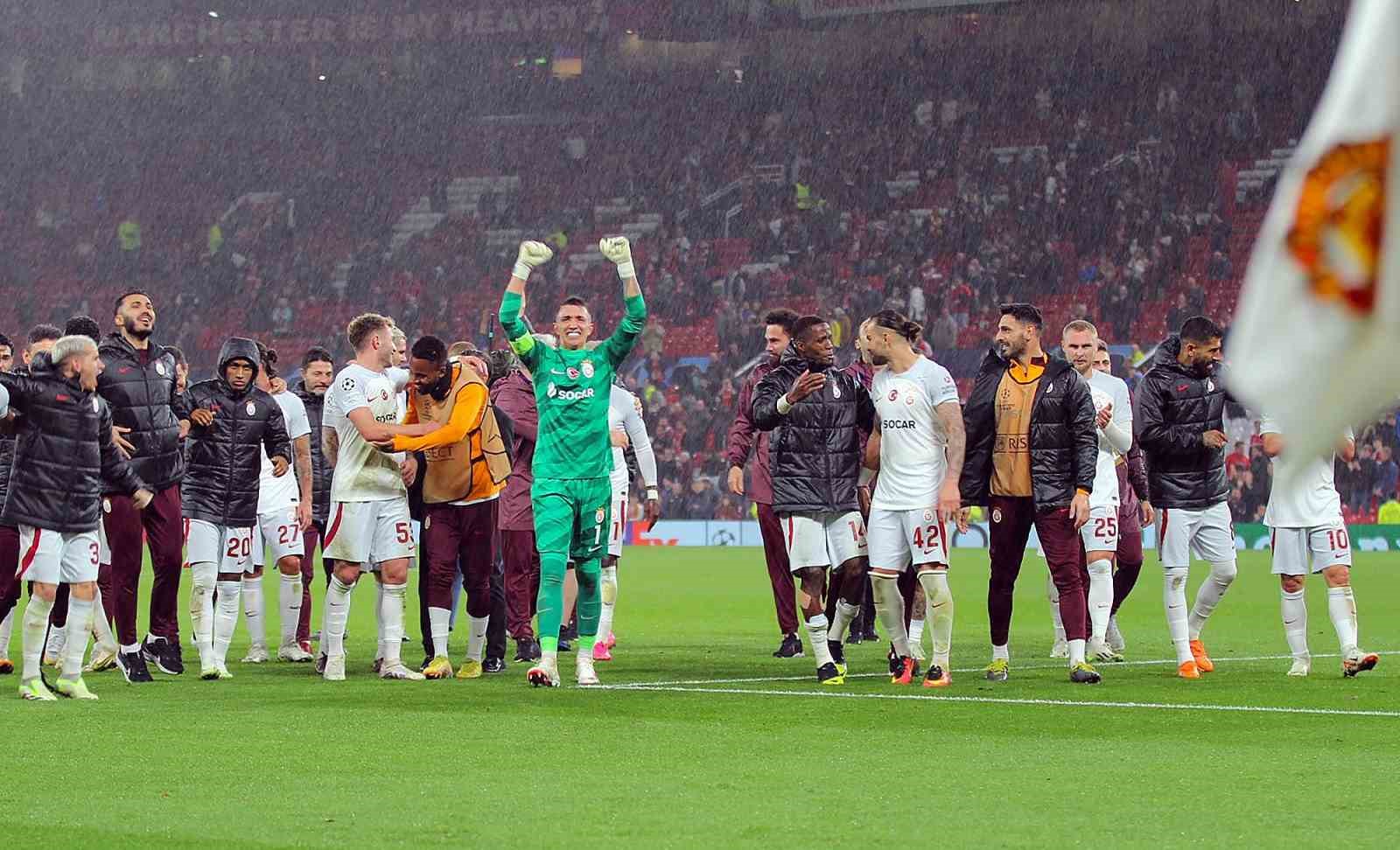 Galatasaray’ın, Manchester United zaferi İngiliz basınında