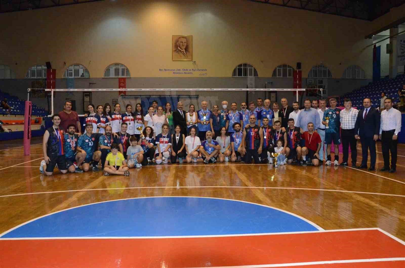Aydın’da 100. Yıl Voleybol Turnuvası heyecanı sona erdi