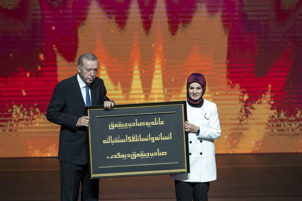 Cumhurbaşkanı Erdoğan'a anlamlı hediye: Tarihi konuşmasında söylemişti