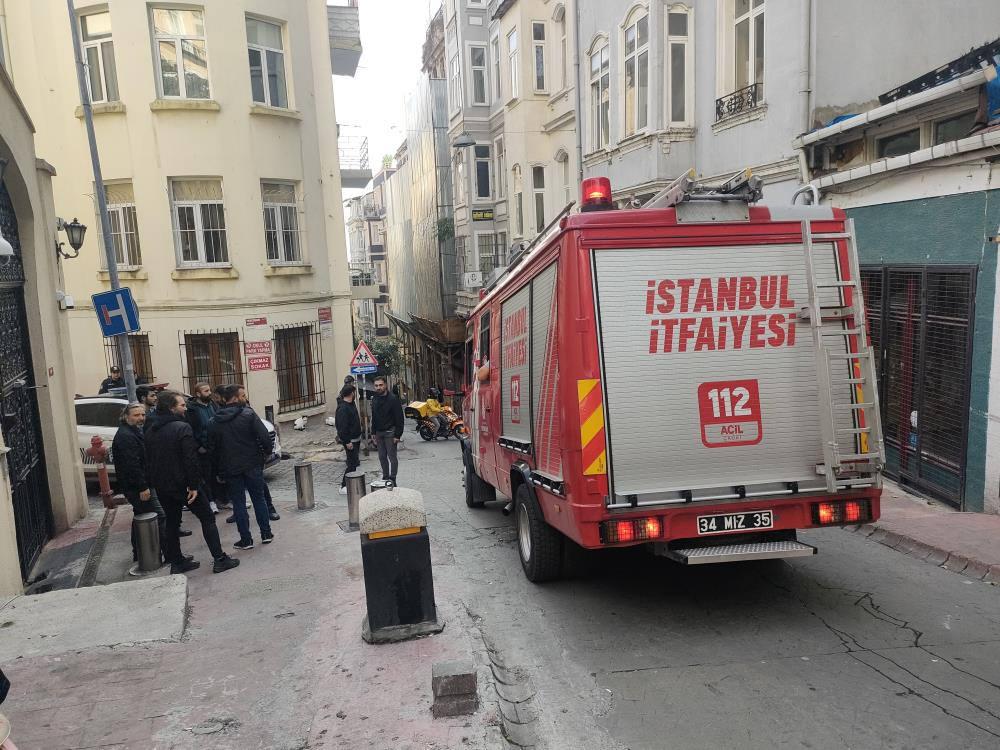 Rusya'nın İstanbul Başkonsolosluğunda yangın paniği