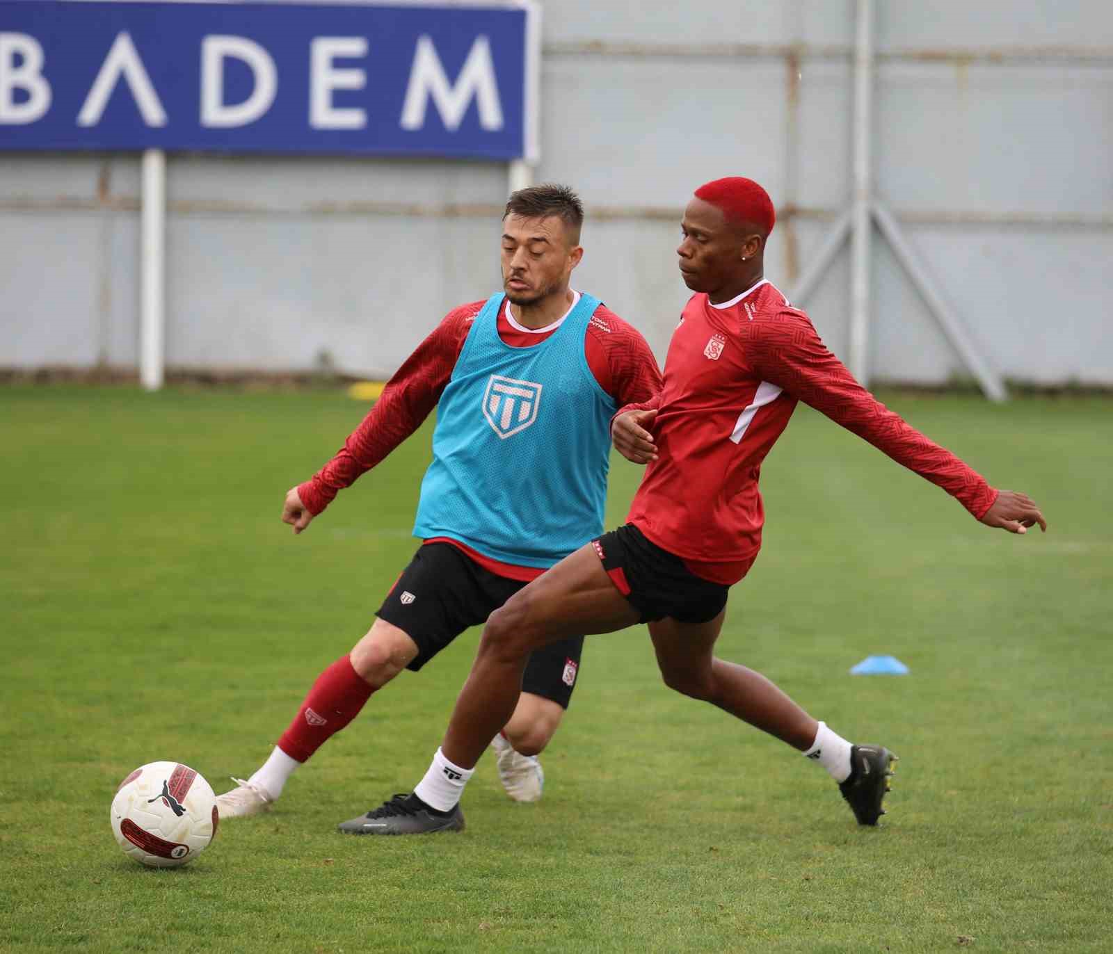 Sivasspor’da Kasımpaşa mesaisi sürüyor