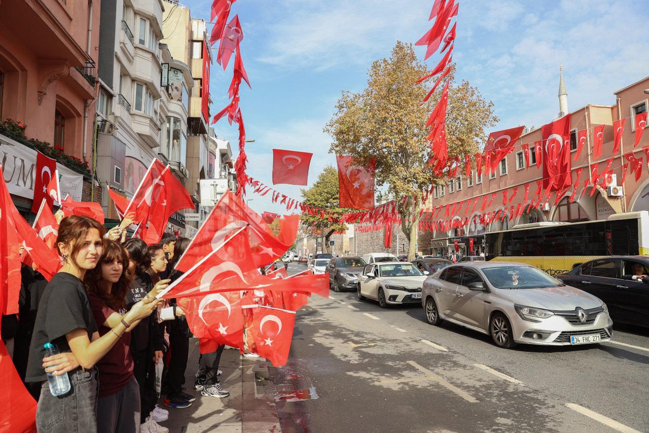 İstanbul, Cumhuriyet Bayramı için Türk bayraklarıyla süsleniyor