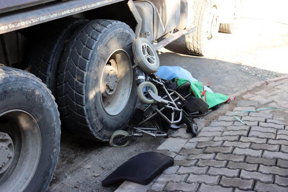 Kayseri'de kahreden olay! Engelli genç akülü aracıyla kamyonun altında kaldı