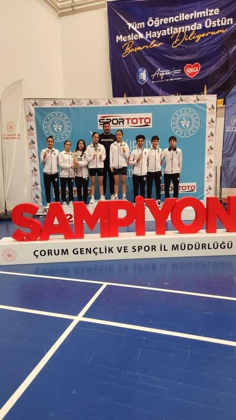 Eskişehirli badmintoncular şampiyonadan dereceler ile döndü