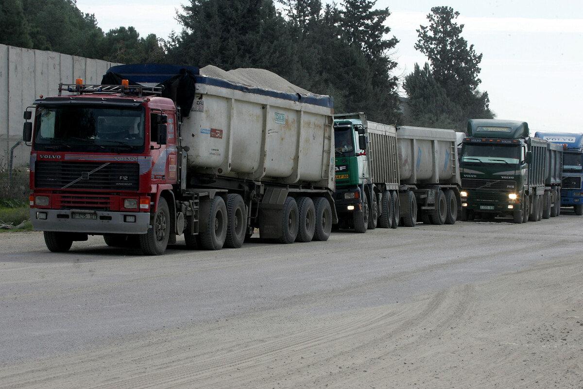 Refah Sınır Kapısı’ndan Gazze’ye 14 tır daha geçti