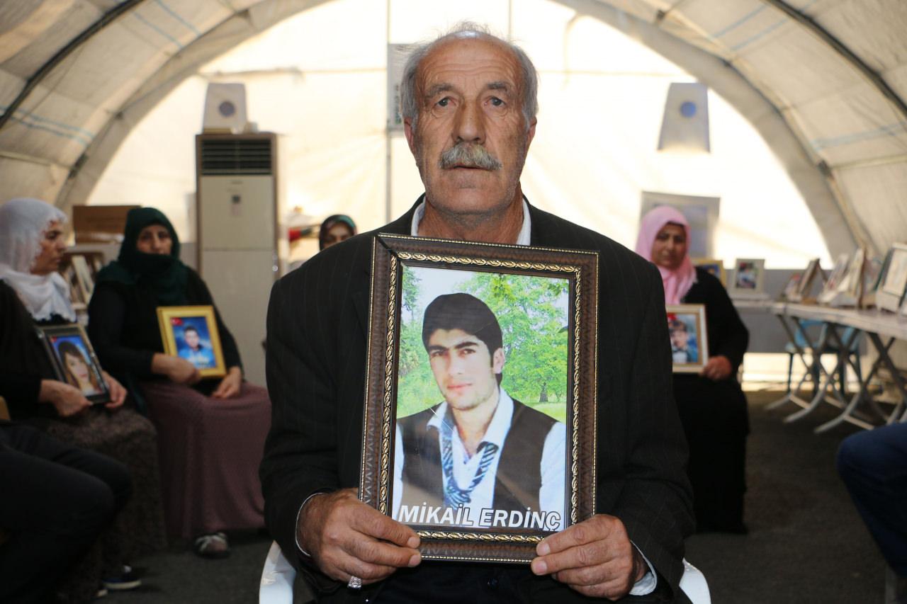 Evlat nöbetindeki acılı baba: Oğlumu HDP’liler kaçırıp, Amerika’ya teslim etti