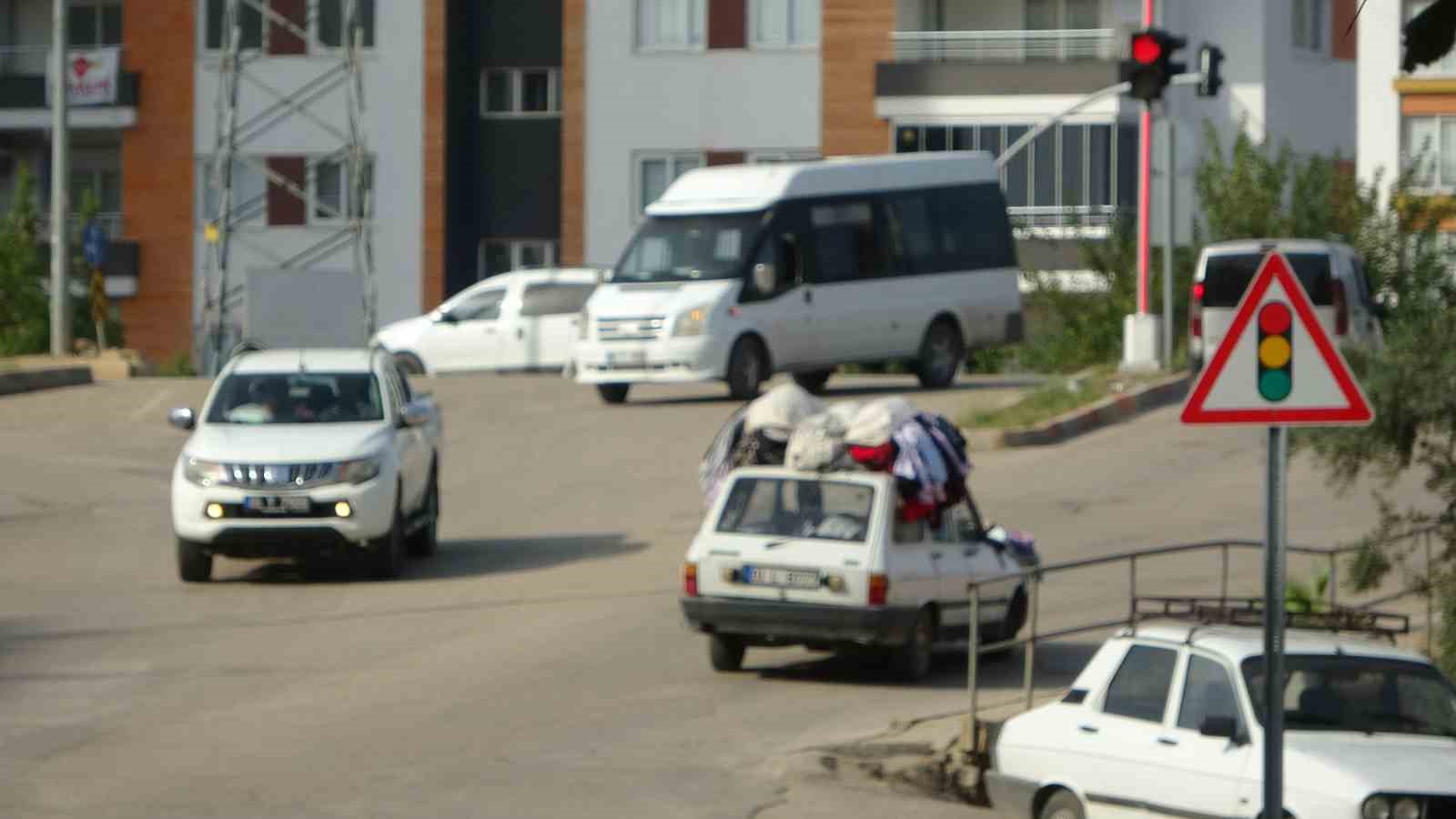 Adana’da gezen mağazaya bakan bir daha bakıyor