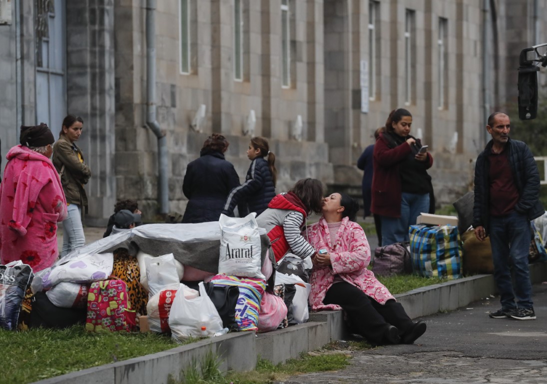 Dağlık Karabağ’dan Ermenistan’a geçenlerin sayısı 100 bini aştı