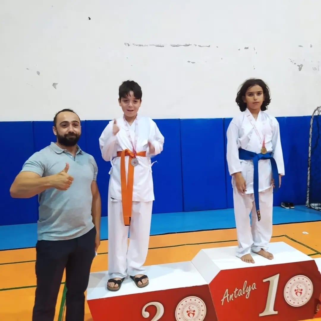 Kemer Belediyesi karate takımından 7 madalya