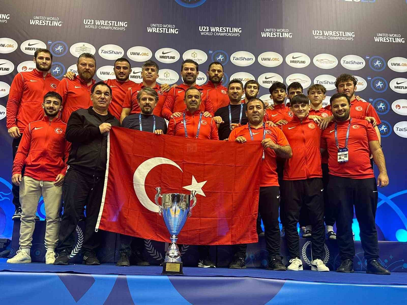 U23 Dünya Güreş Şampiyonası’nda milliler serbest stilde ilk kez takım halinde ikinci