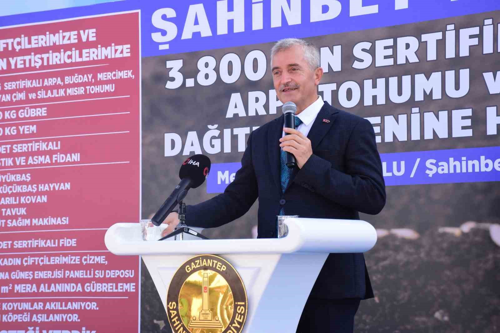 Şahinbey Belediyesi’nin buğday-arpa tohumu ve gübre desteği devam ediyor