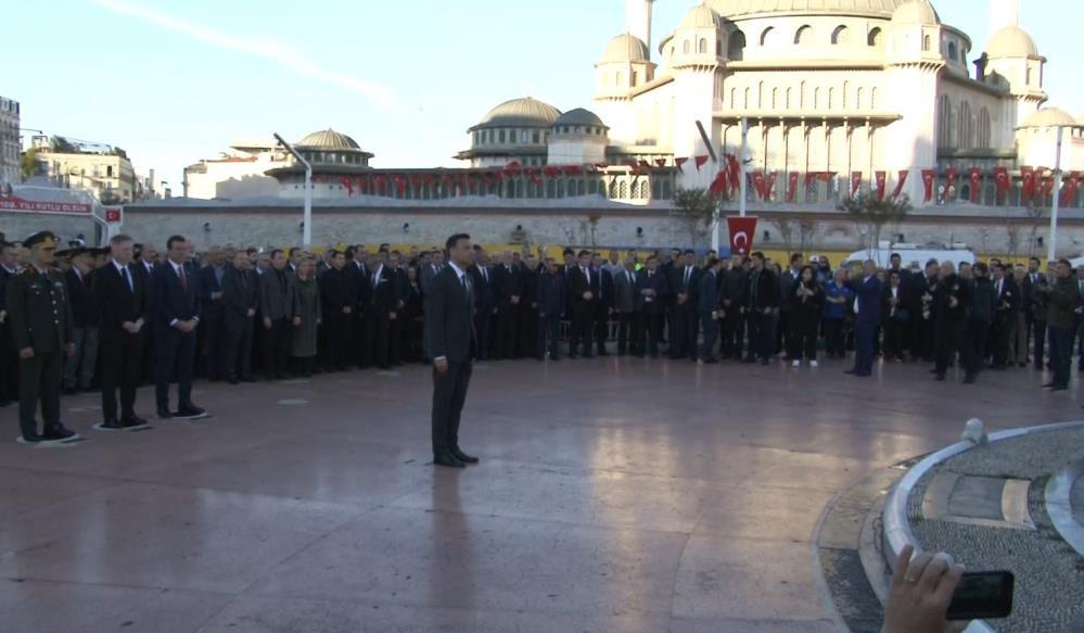 CHP, Taksim’deki 10 Kasım törenine çelenk getirmeyi unuttu
