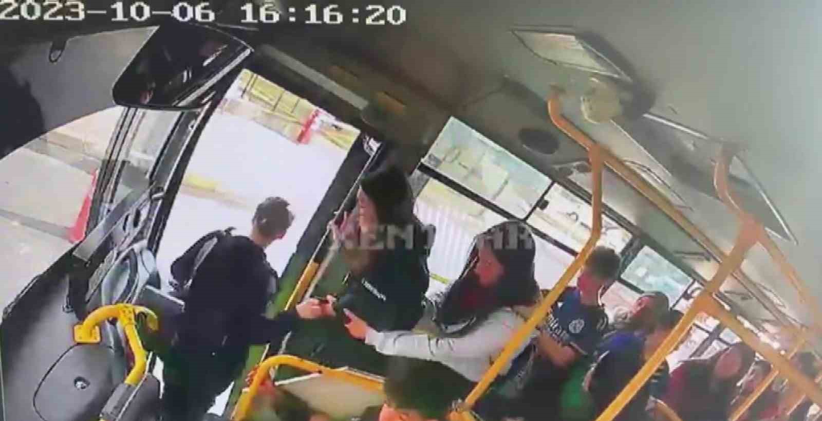 Otobüste fenalaşan öğrenci için güzergah değiştirdi