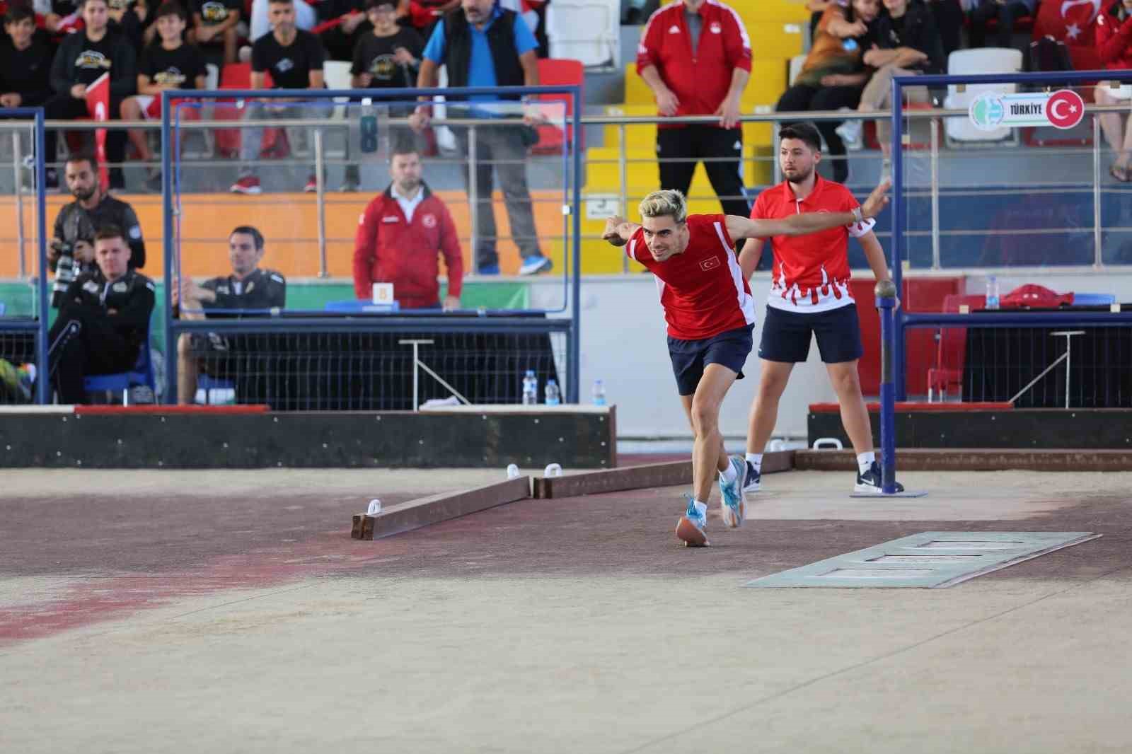 Başkan Yılmaz, dünya ikincisi olan Milli Bocce Sporcusu Mehmet Can Yakın’ı tebrik etti
