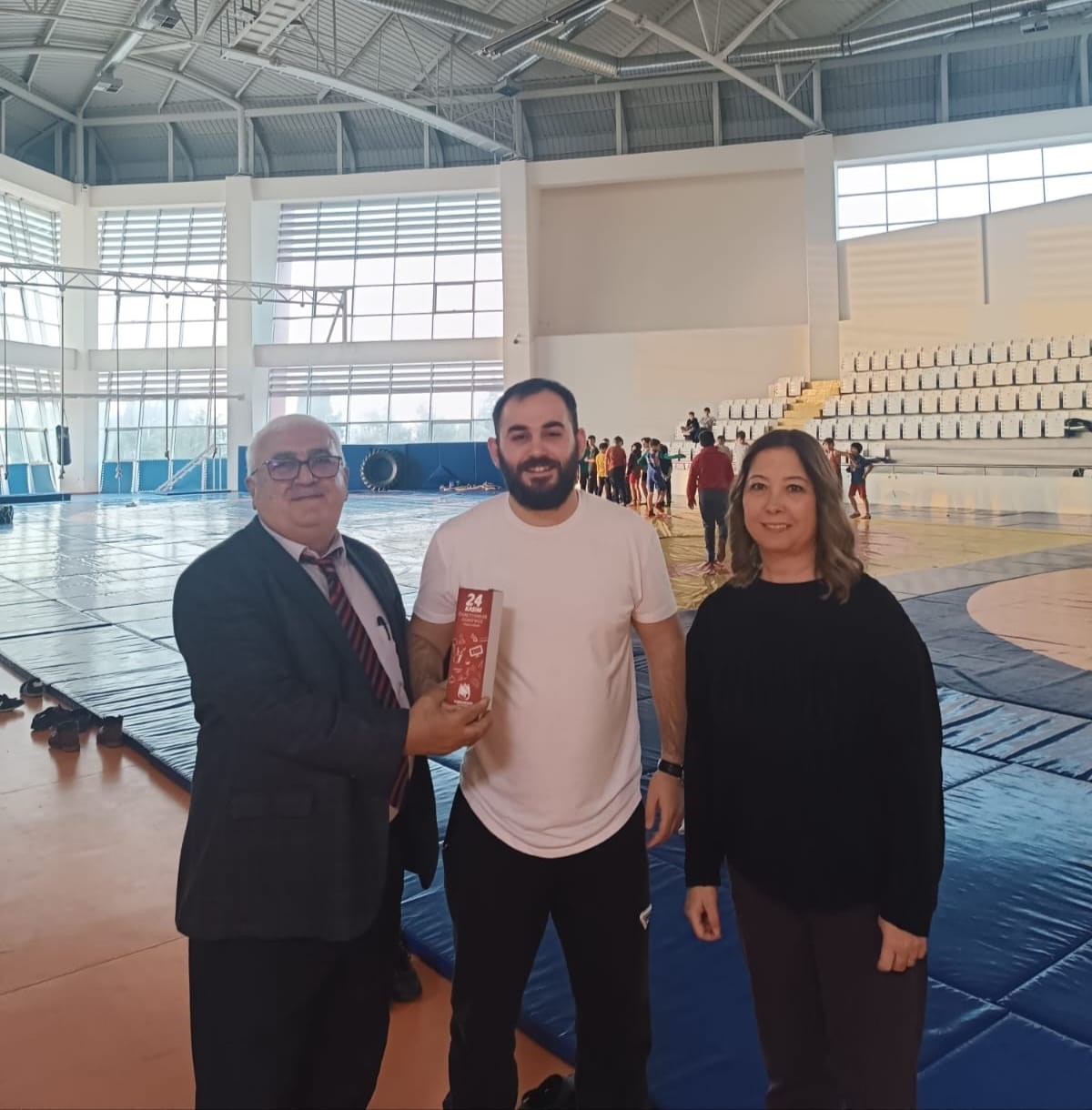 Yunusemre Belediyespor’dan antrenörlere Öğretmenler Günü kutlaması