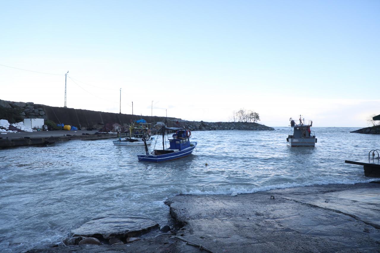 Dev dalgalar vurmuştu: Karadeniz Sahil Yolu Çayeli-Trabzon istikameti ulaşıma açıldı